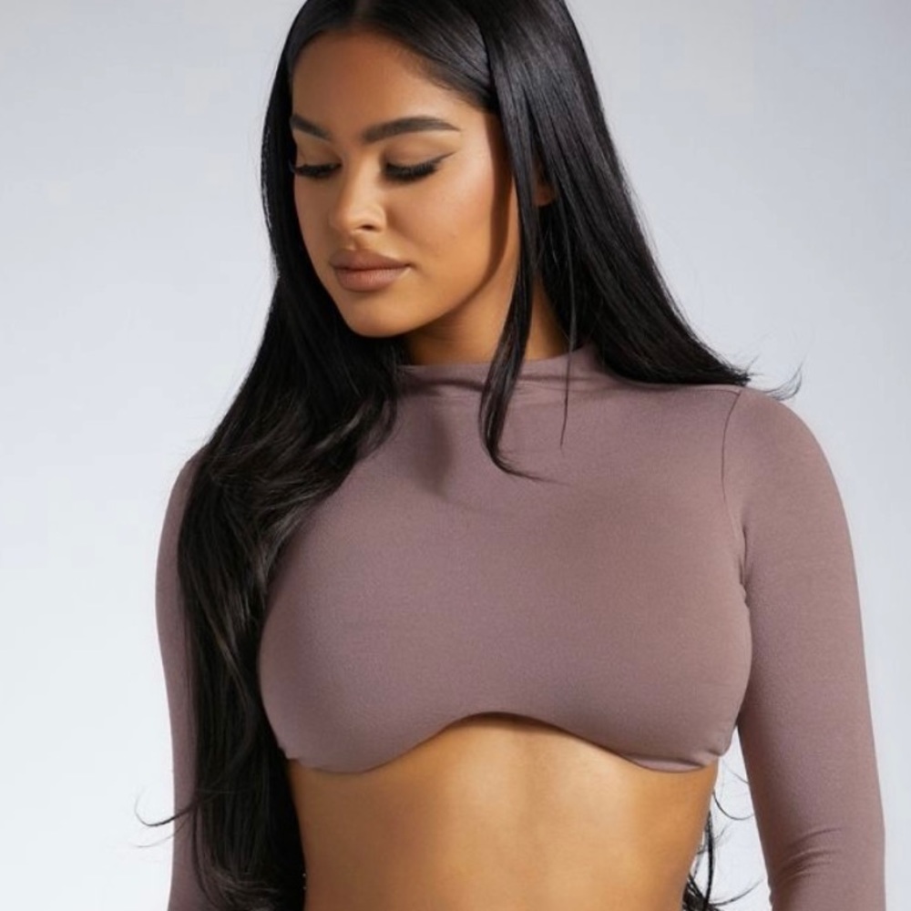Naked wardrobe Serve Curves Crop Top
